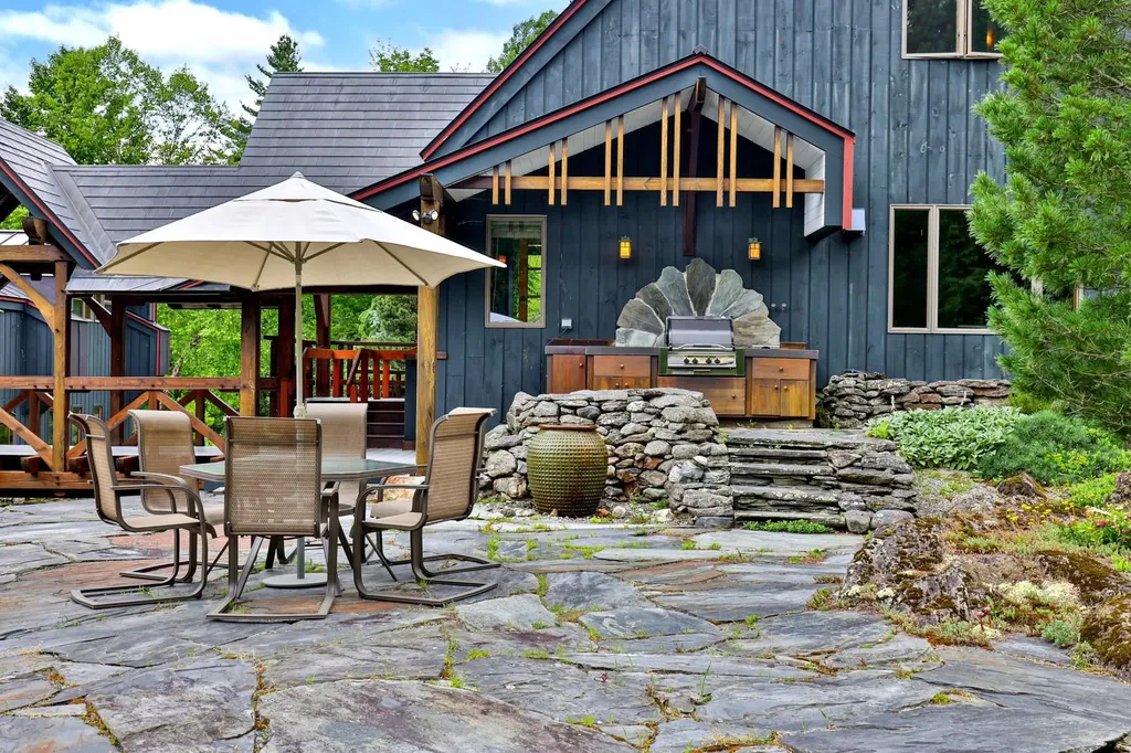 1588 Austin Hill Road Rochester VT 05767