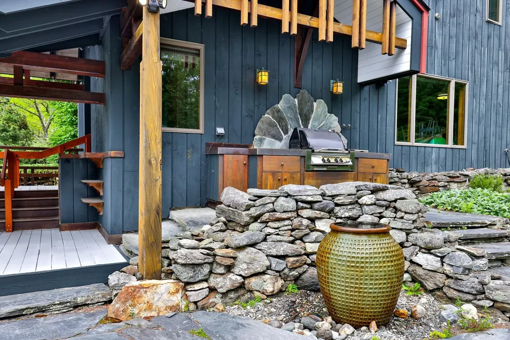 1588 Austin Hill Road Rochester VT 05767