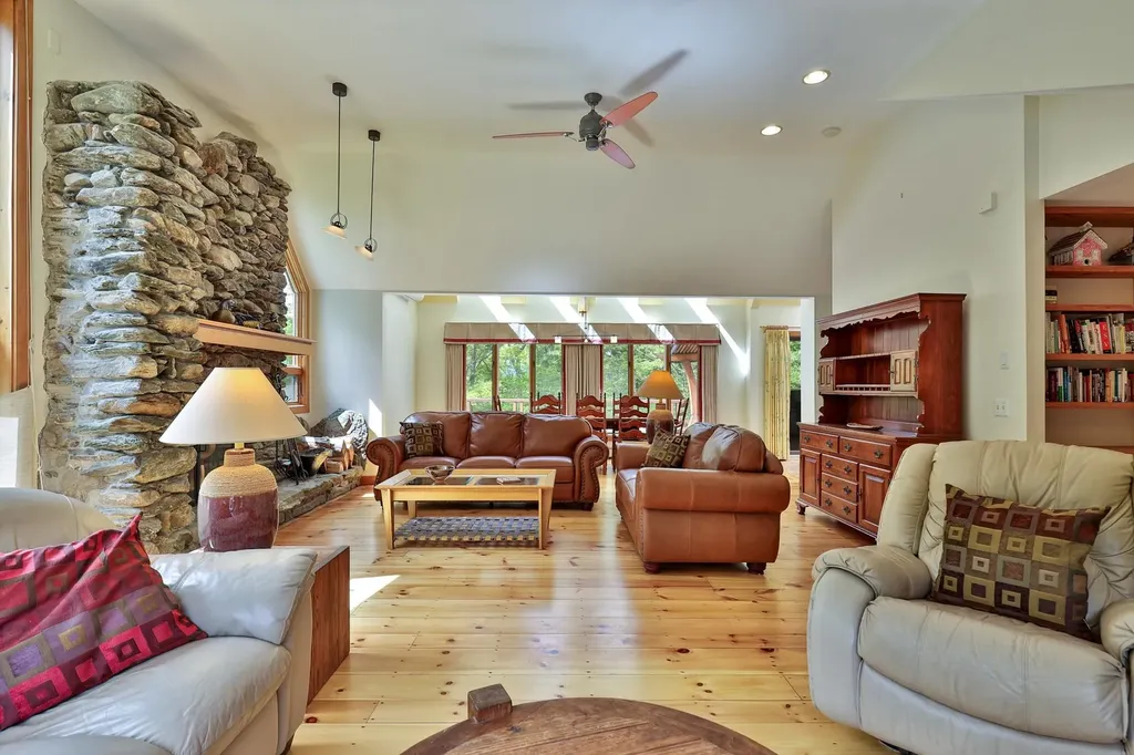 1588 Austin Hill Road Rochester VT 05767