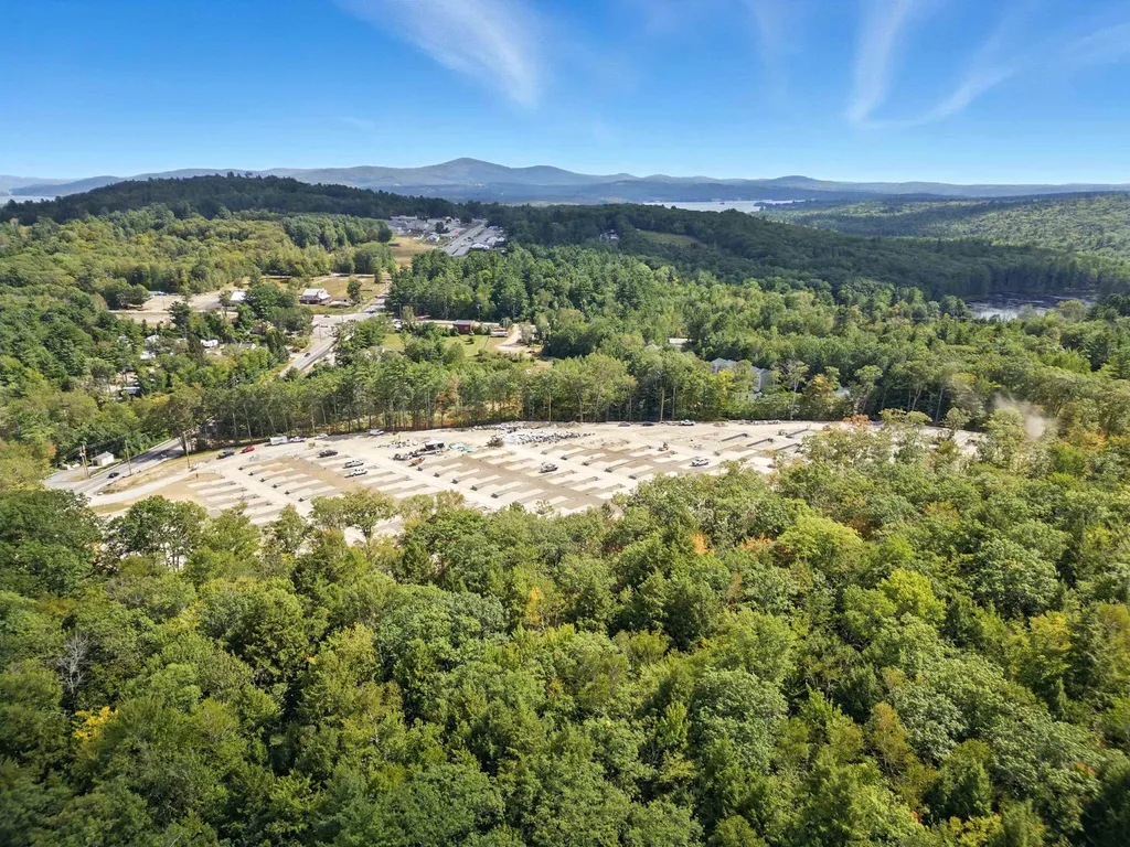 Endicott Street North Laconia NH 03246