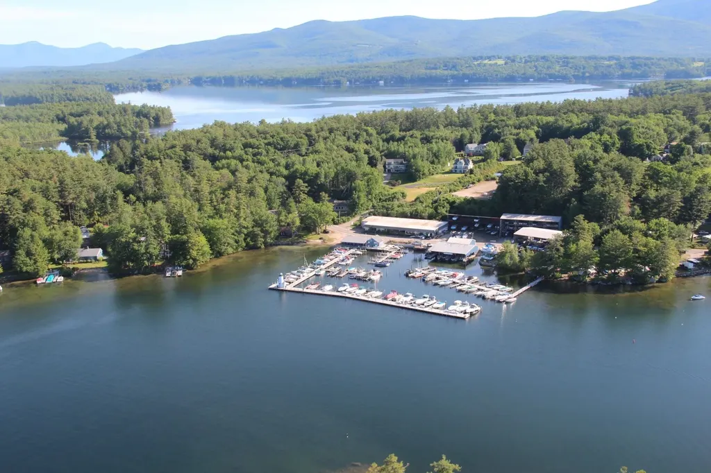 16 Long Island Road Moultonborough NH 03254