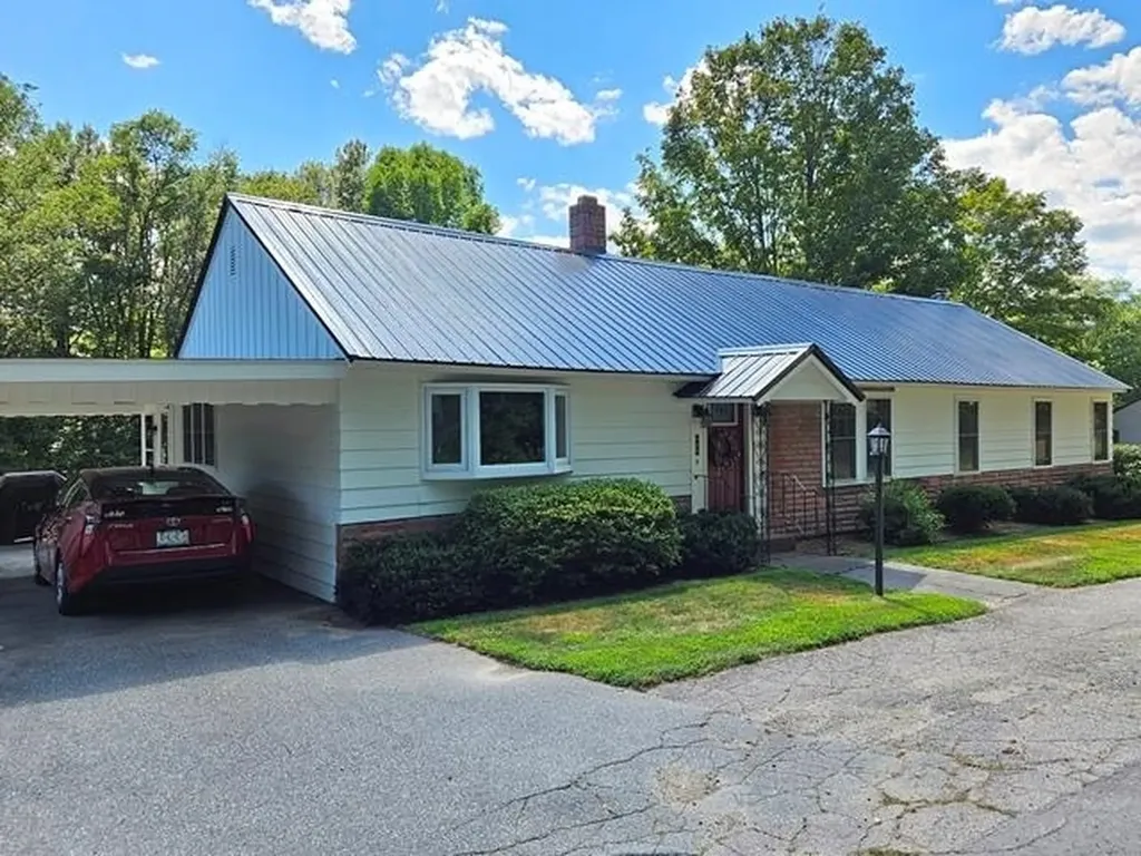 102 Old Walpole Road Keene NH 03431