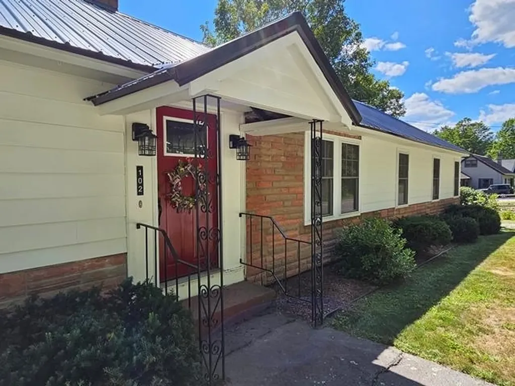 102 Old Walpole Road Keene NH 03431