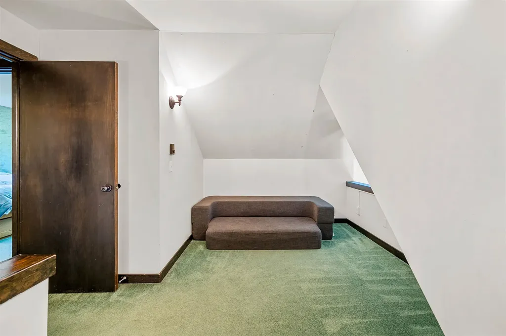 4623 Battleground Road Fayston VT 05673