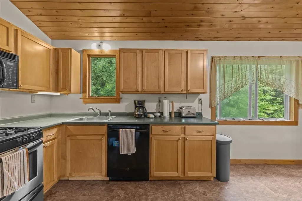 645 Sandy Birch Road Georgia VT 05468