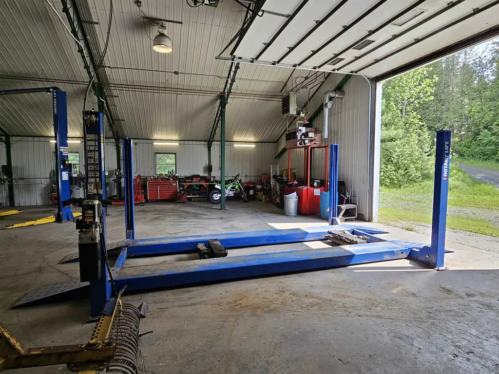 1868 Rt-16 Hardwick VT 05843