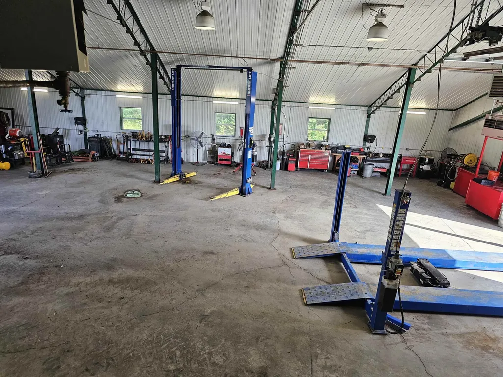 1868 Rt-16 Hardwick VT 05843