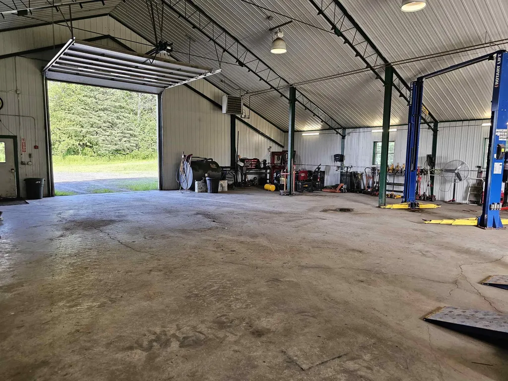 1868 Rt-16 Hardwick VT 05843