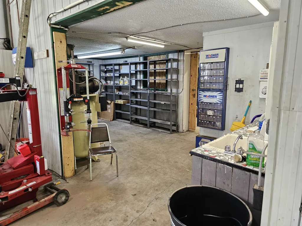 1868 Rt-16 Hardwick VT 05843