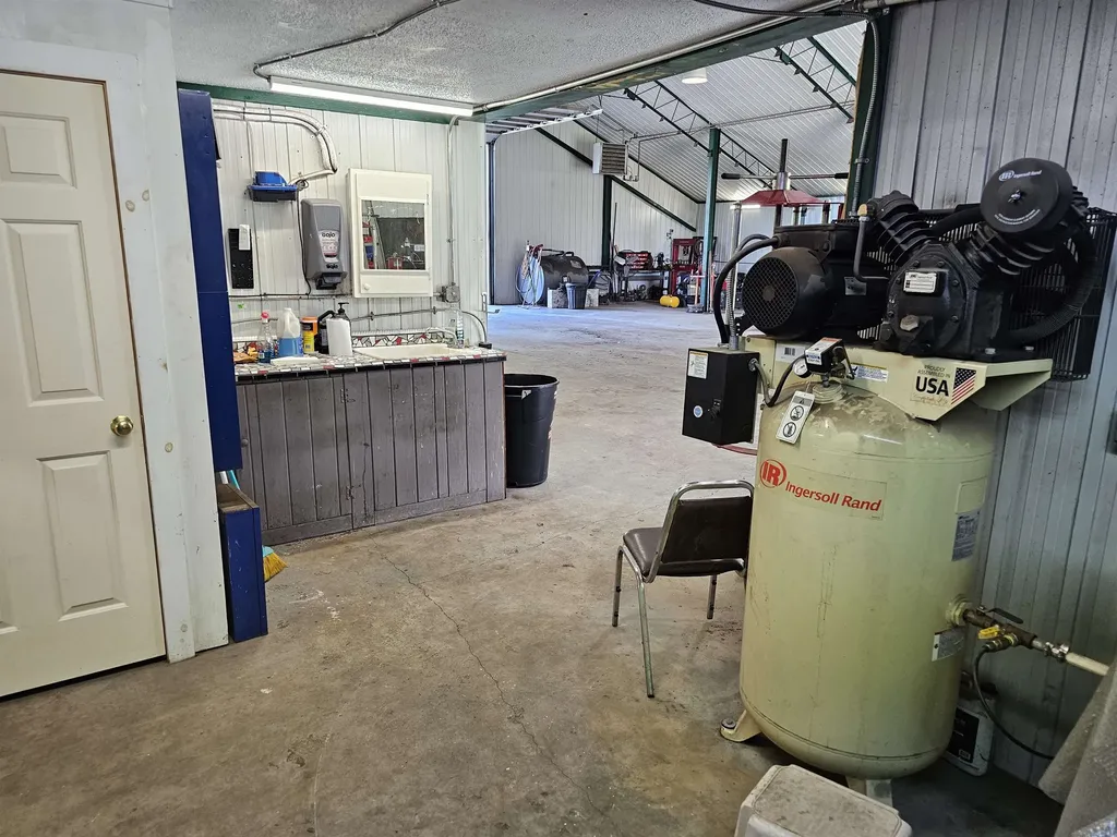 1868 Rt-16 Hardwick VT 05843