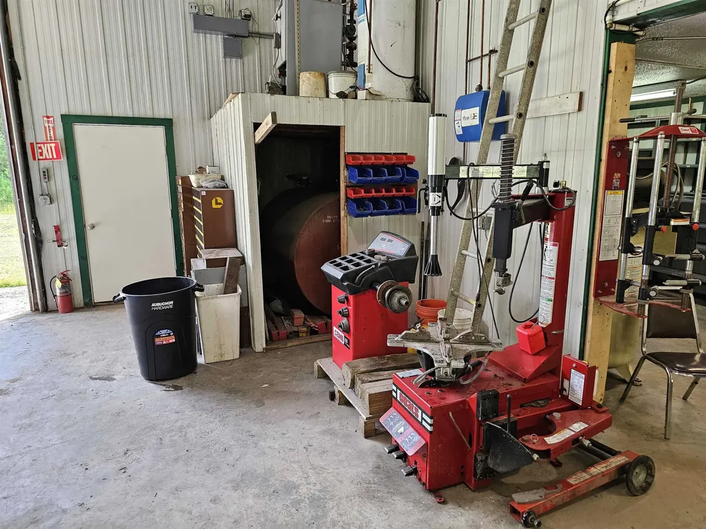 1868 Rt-16 Hardwick VT 05843