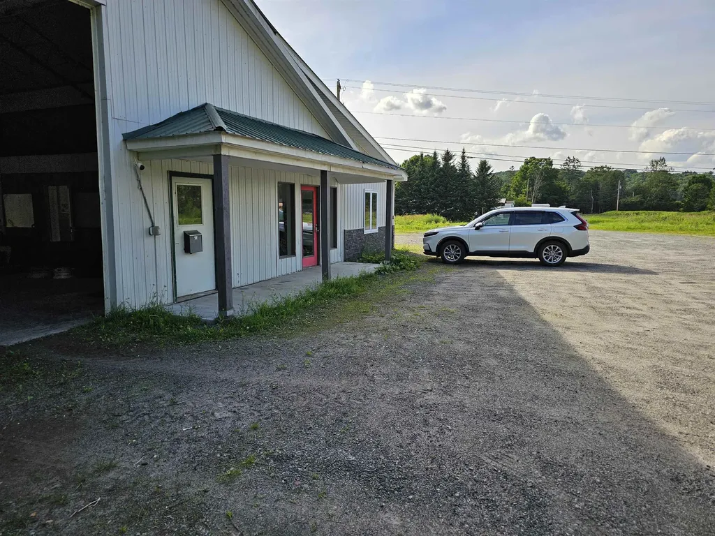 1868 Rt-16 Hardwick VT 05843