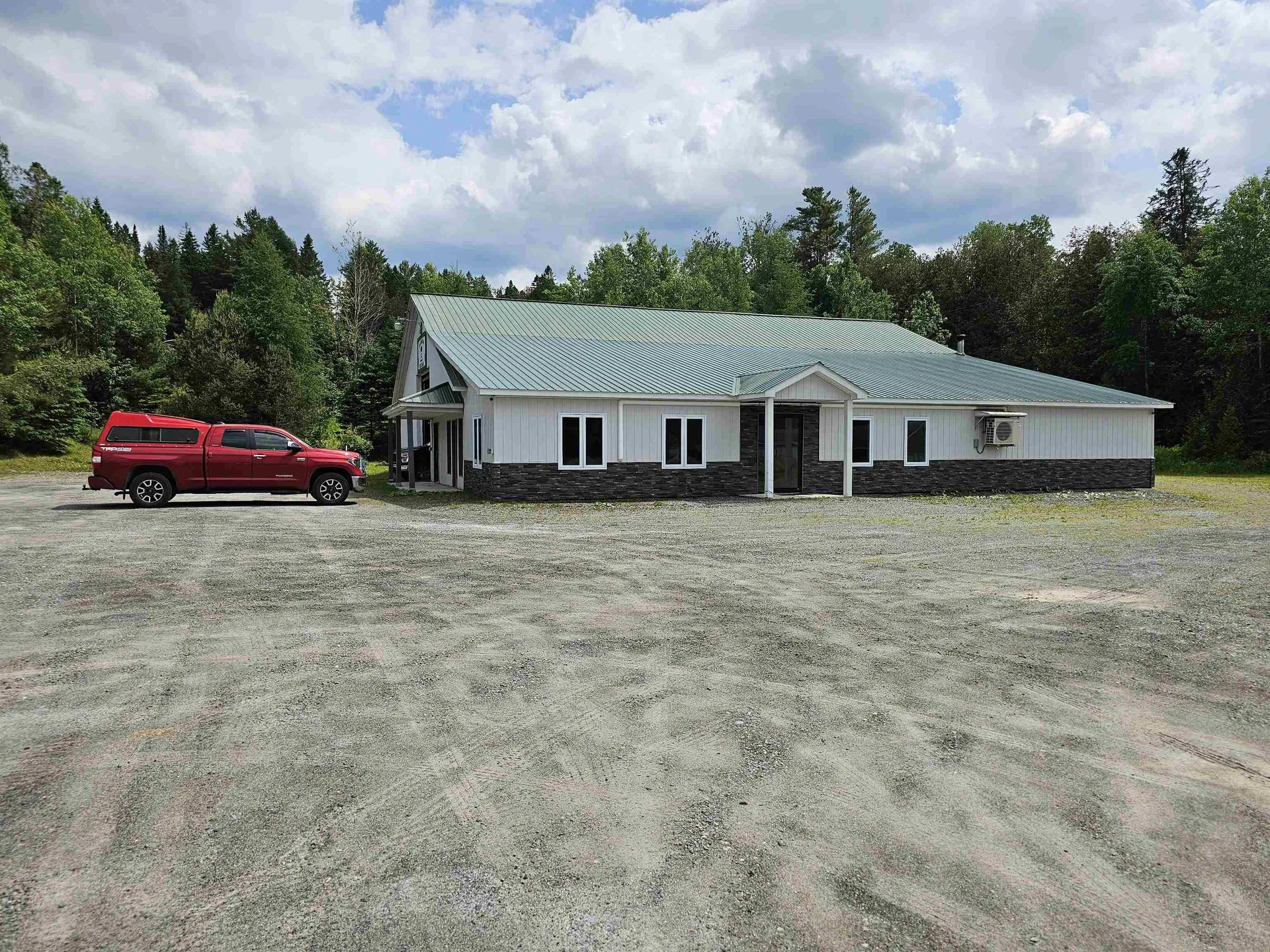 1868 Rt-16 Hardwick VT 05843