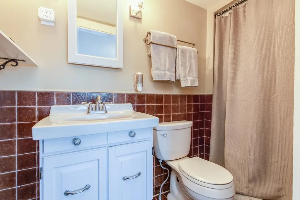 245 North Road Deerfield NH 03037-1145