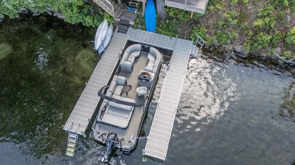 245 North Road Deerfield NH 03037-1145