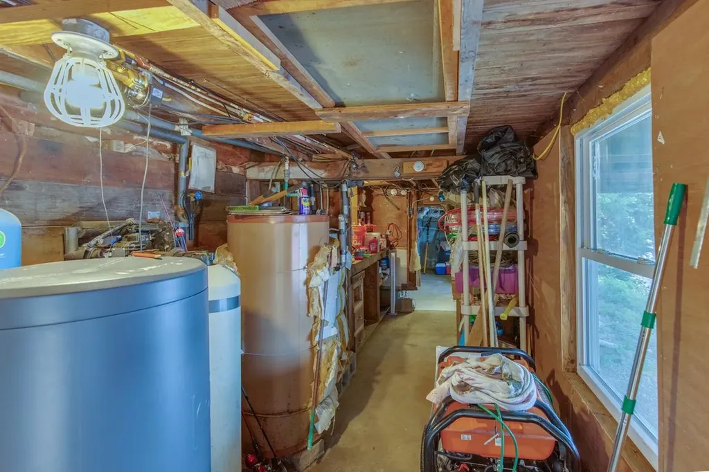 245 North Road Deerfield NH 03037-1145