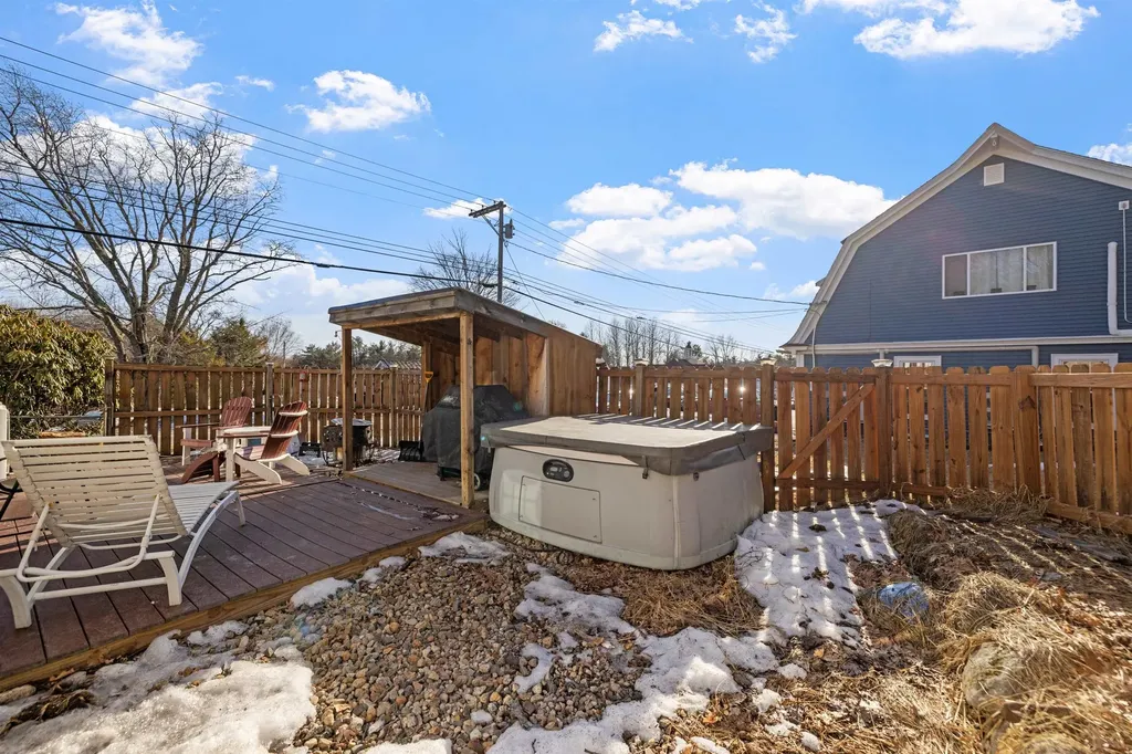 525 Whittier Highway Moultonborough NH 03254