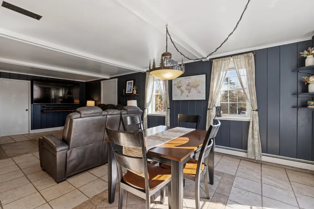 525 Whittier Highway Moultonborough NH 03254