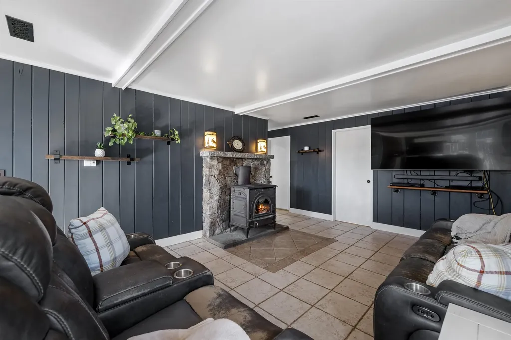 525 Whittier Highway Moultonborough NH 03254