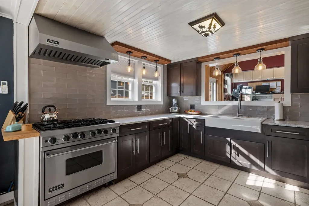 525 Whittier Highway Moultonborough NH 03254