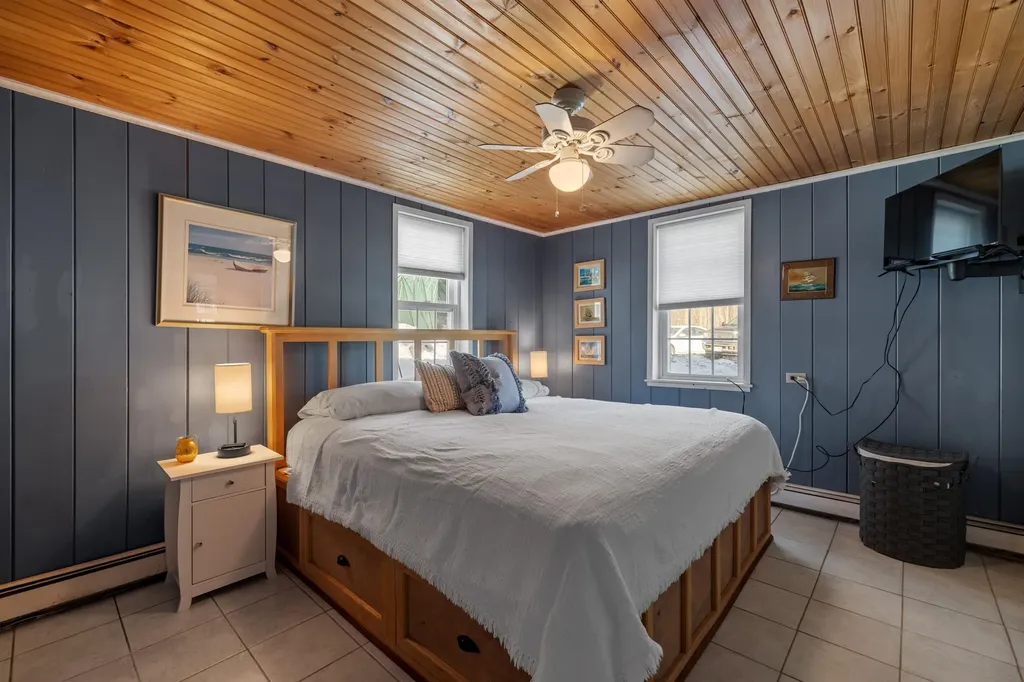 525 Whittier Highway Moultonborough NH 03254