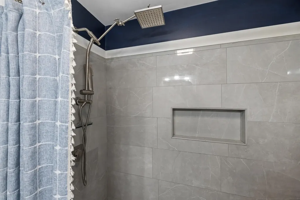 525 Whittier Highway Moultonborough NH 03254