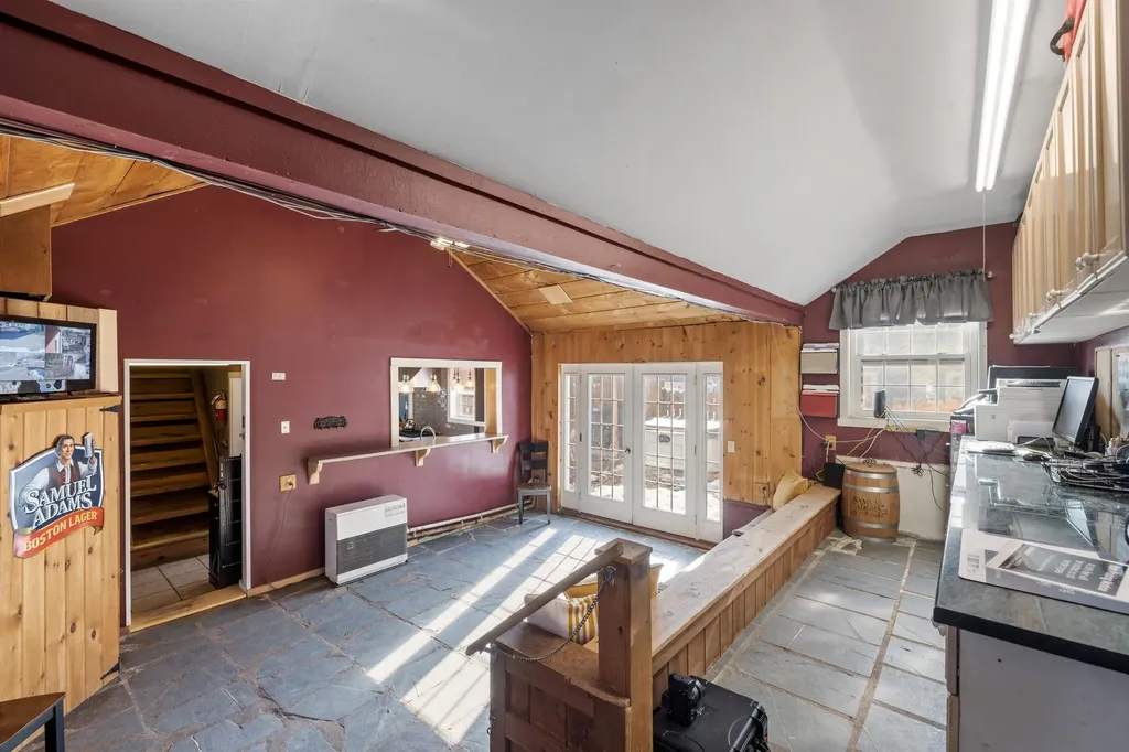 525 Whittier Highway Moultonborough NH 03254