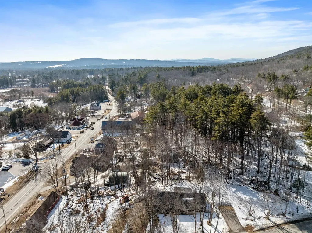 525 Whittier Highway Moultonborough NH 03254