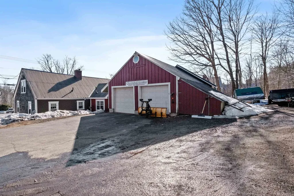 525 Whittier Highway Moultonborough NH 03254