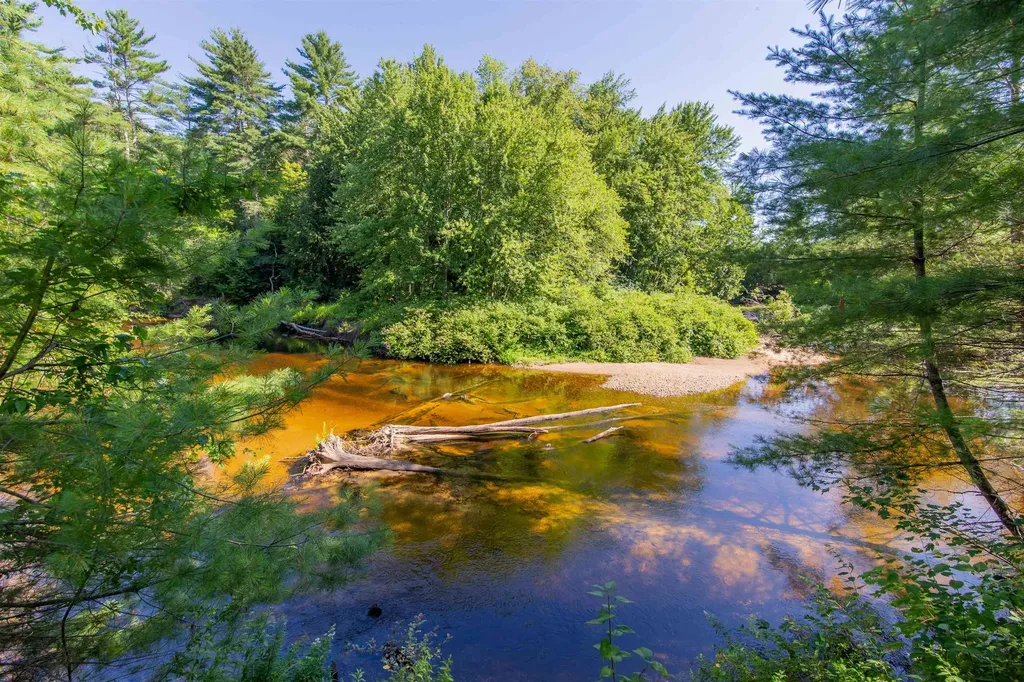 71 Mays Way Tamworth NH 03890