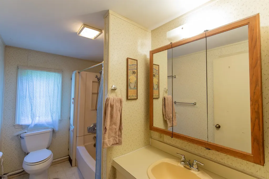 71 Mays Way Tamworth NH 03890