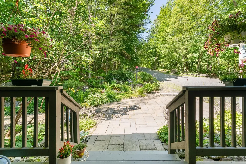 8 Sandy Brae Grantham NH 03753