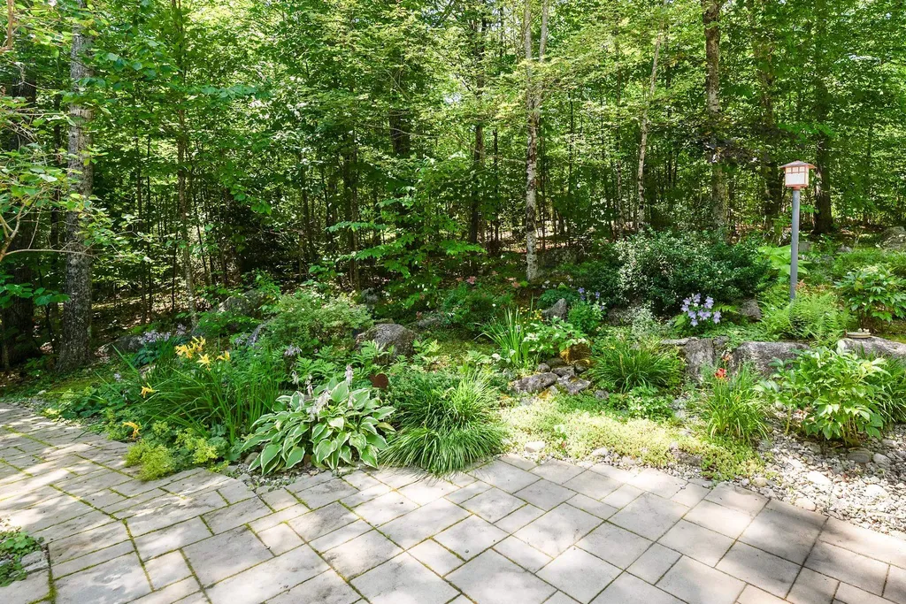 8 Sandy Brae Grantham NH 03753