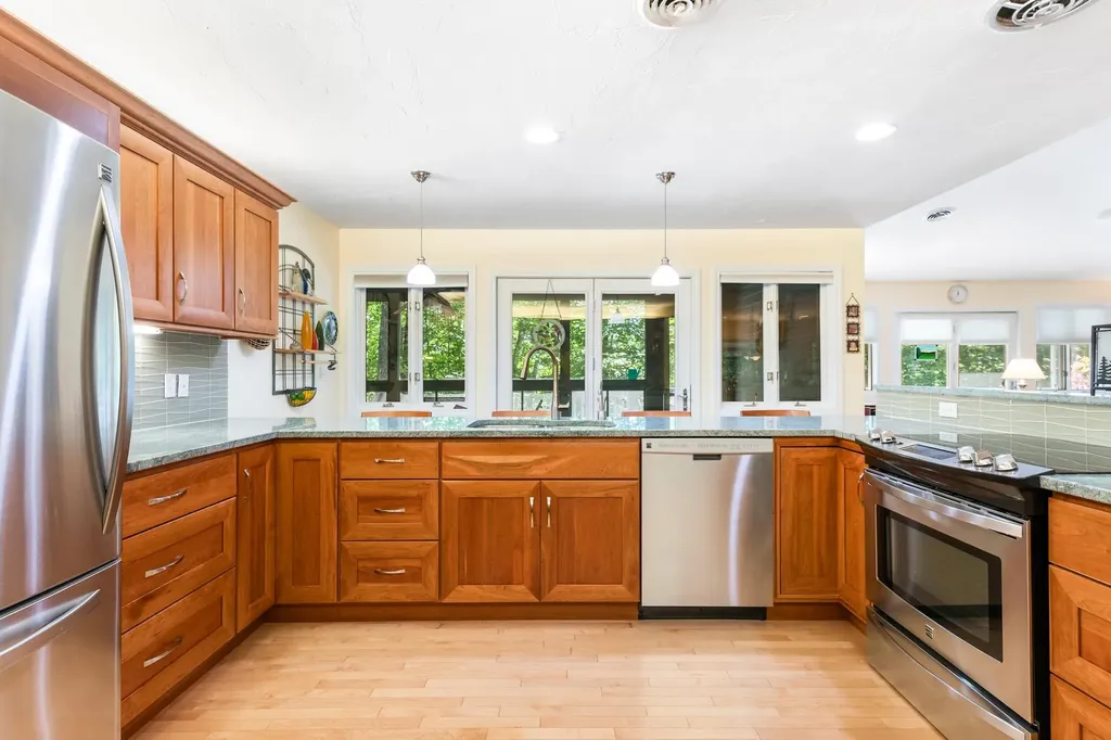 8 Sandy Brae Grantham NH 03753