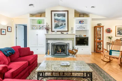 8 Sandy Brae Grantham NH 03753