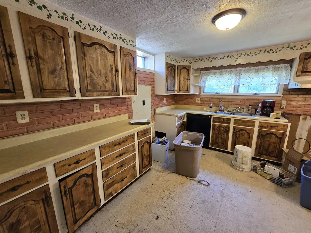 3394 Vt Route 155 Mount Holly VT 05758