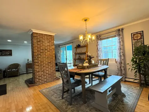 86 Chamberlain Street Rochester NH 03867