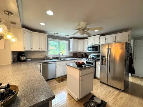 86 Chamberlain Street Rochester NH 03867