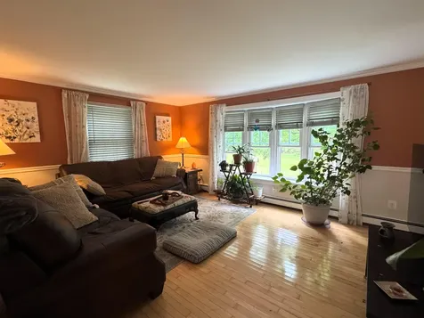 86 Chamberlain Street Rochester NH 03867