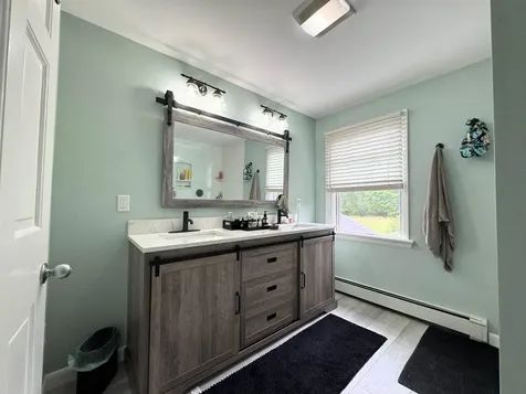 86 Chamberlain Street Rochester NH 03867