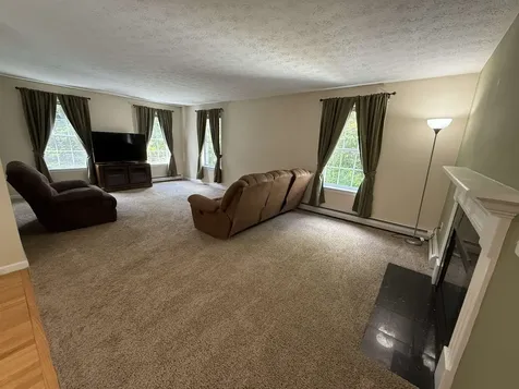 6 Ida Lane Raymond NH 03077