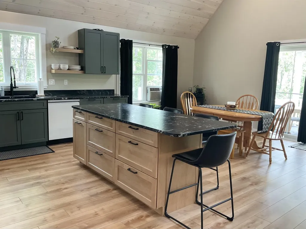 2318 West Side Road Conway NH 03860