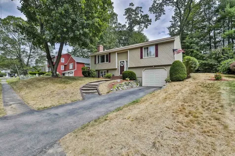 15 Hyacinth Drive Nashua NH 03062