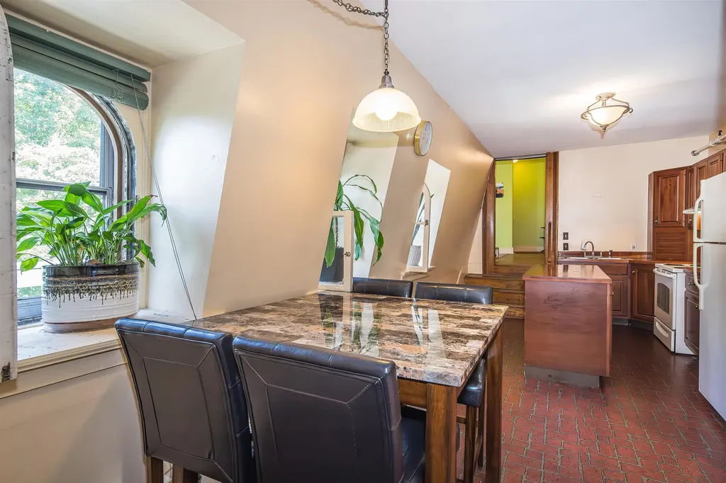 79 Pine Street Rutland City VT 05701