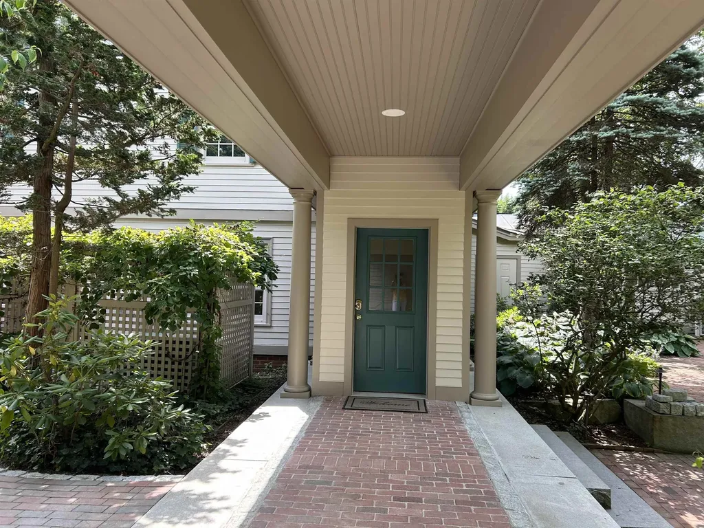 81 Front Street Exeter NH 03833