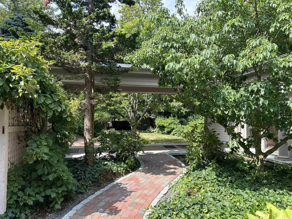 81 Front Street Exeter NH 03833