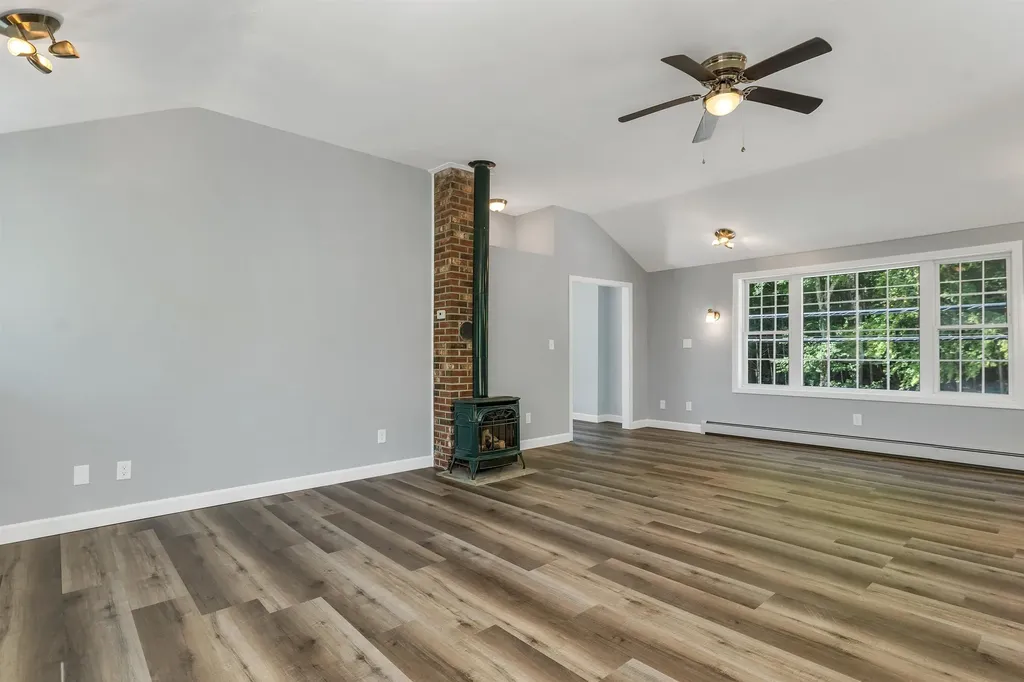 85a North Road Deerfield NH 03037