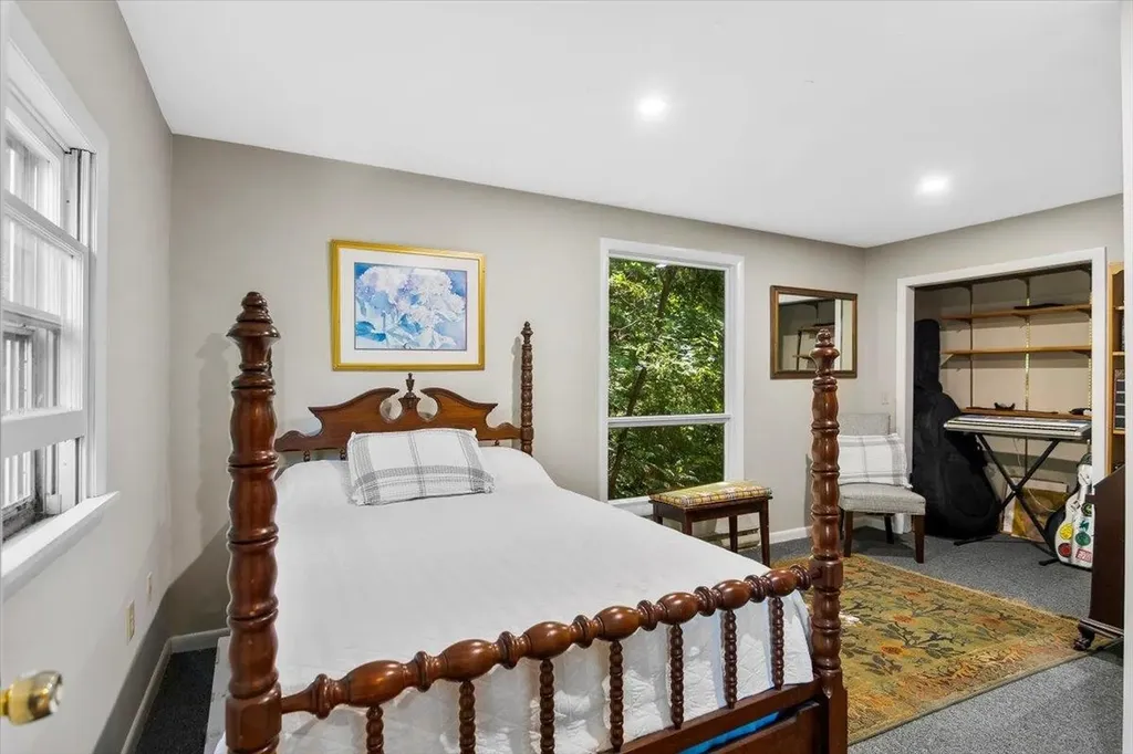 509 Thompson Pond Road Pownal VT 05261