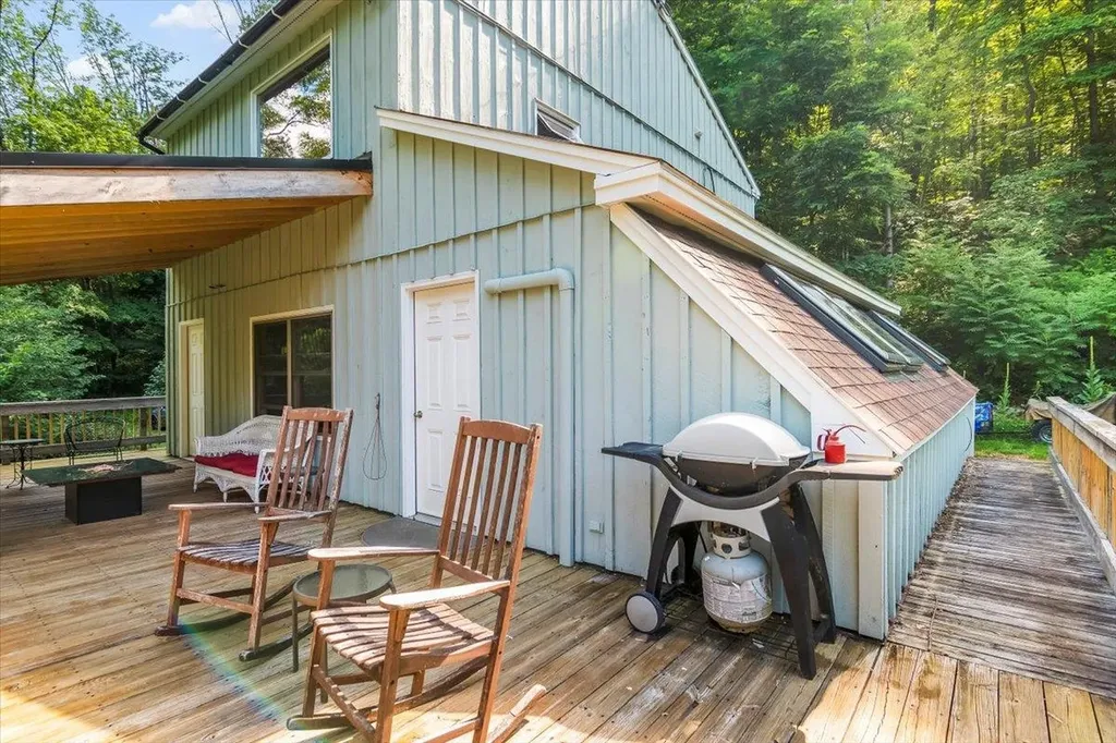 509 Thompson Pond Road Pownal VT 05261