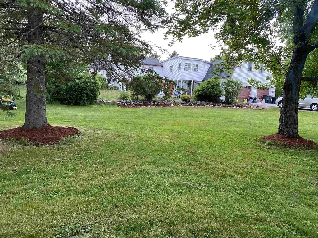 12 Pingree Hill Road Derry NH 03038